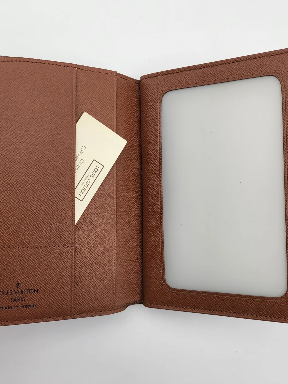 LOUIS VUITTON Monogram Canvas Passport Cover.Authentic..